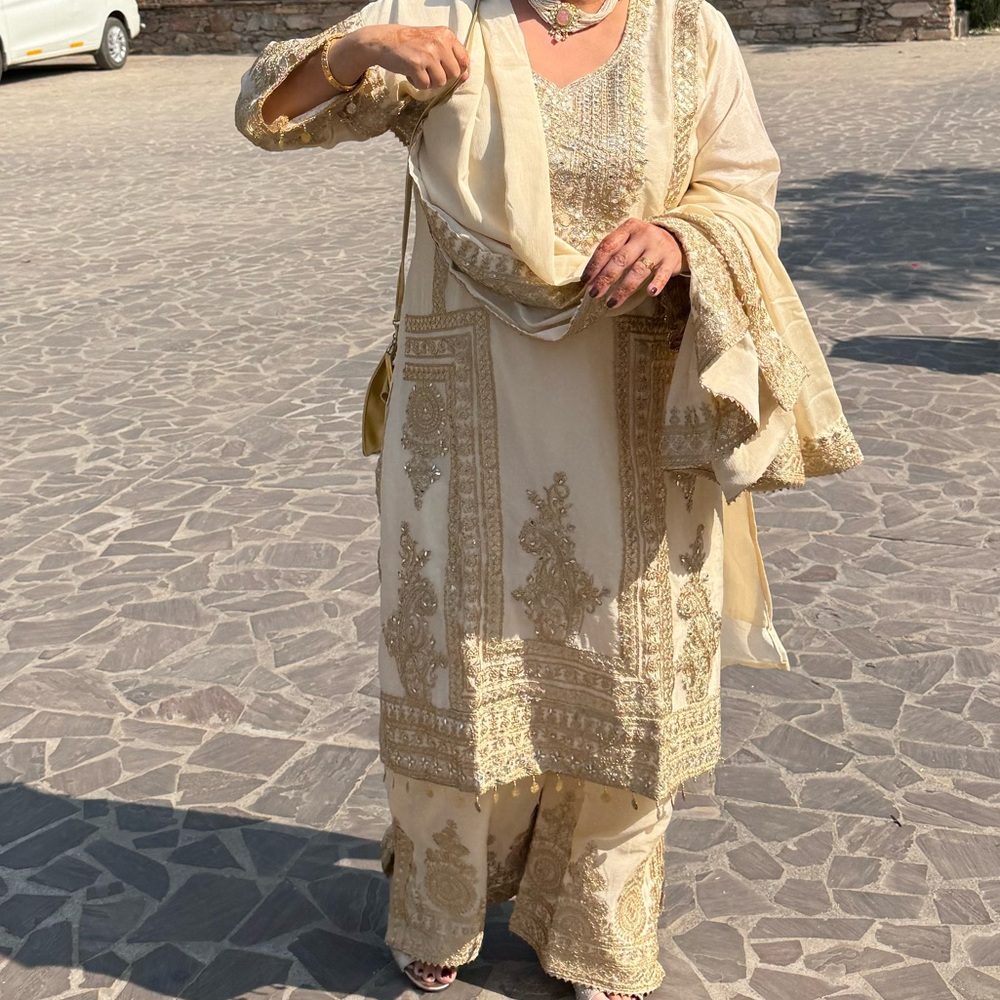 Women’s Indian Embroidered Embellished Suit - Picture 2 of 13
